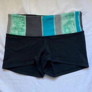 Lululemon Athletica Reversible Shorts. Size 4